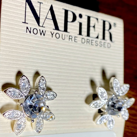 VINTAGE Napier screw-on Earnings.Excellent condition. - Picture 4 of 6
